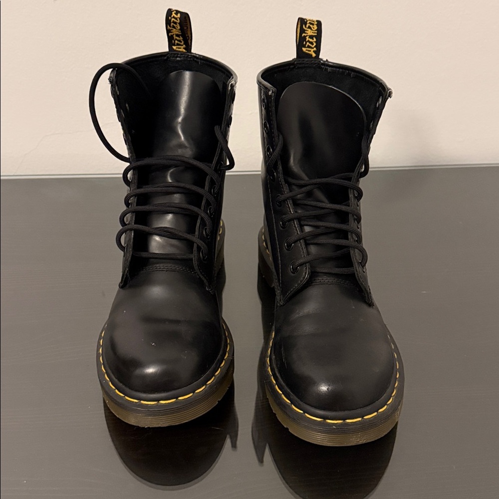 Dr. Martens Black 8-Eye Lace-Up Boots with Yellow Stitch - size 8 - Picture 2 of 6